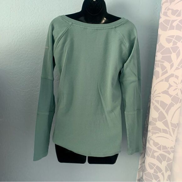 Columbia Sage Green Thermal Long Sleeve Top Size Medium - Picture 6 of 9